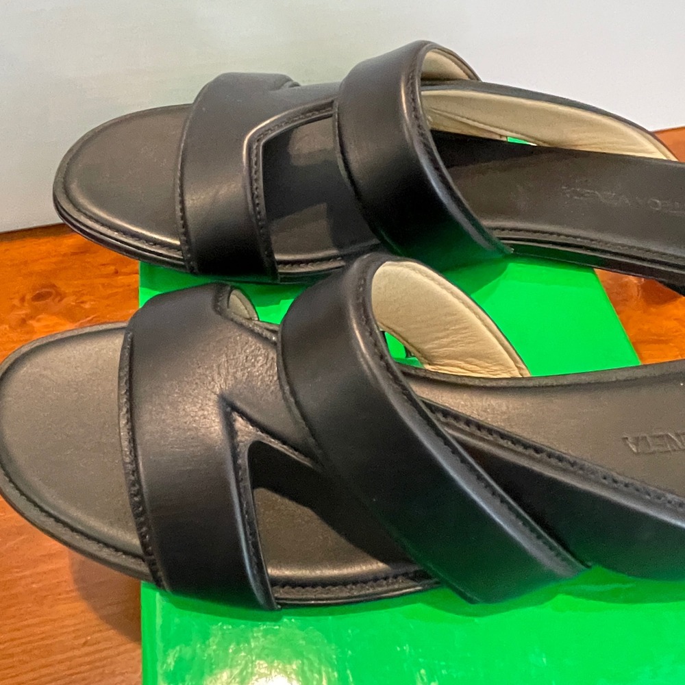 Bottega Veneta 651374 Women's Black Calf Leather Sandals Shoes Black, 38 - Picture 12 of 15